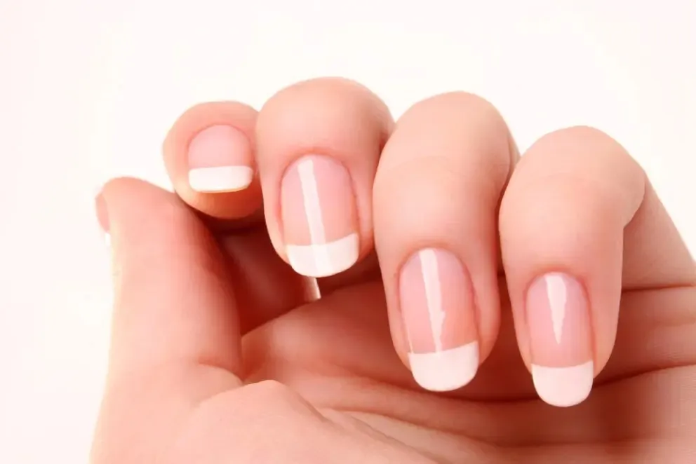 BEAUTE DES MAINS : FRENCH 5 SEANCES + 1 OFFERTE – 6 fois